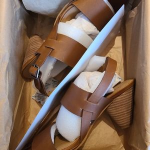 New and never worn -  Lucky Brand sandal